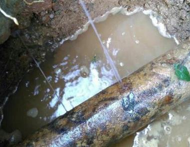 肇源楼顶渗水维修公司分享下地暖漏水的原因及检测方法。